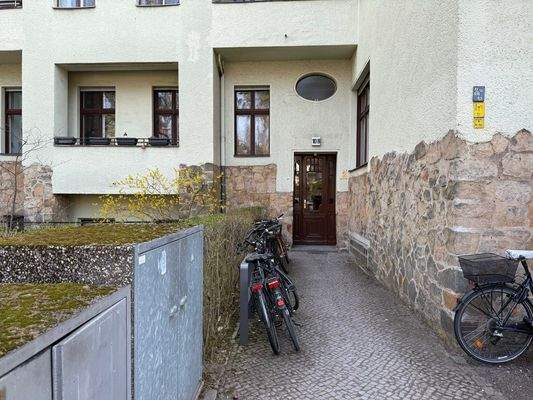 Blick zum Hauseingang