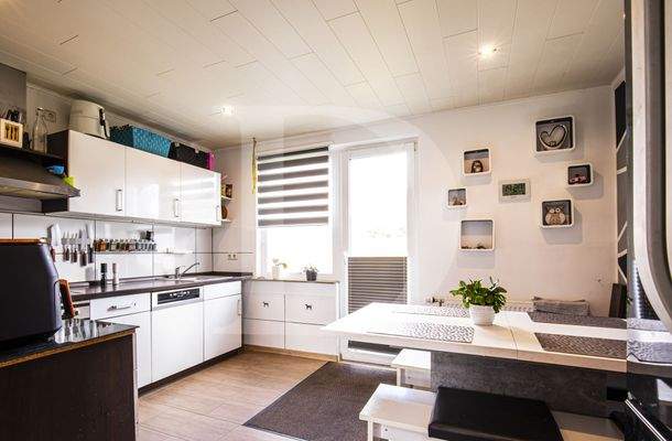 Küche mit Essbereich