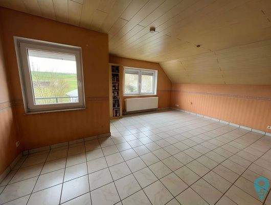 DG-Wohnung Essen-Wohnen leer - KI generiert