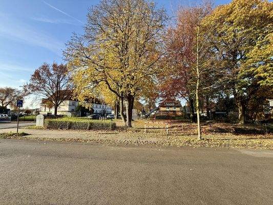 Spielplatz direkt gegenüber