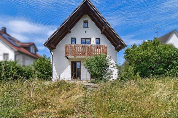 Blick auf Garten mit Altbestand