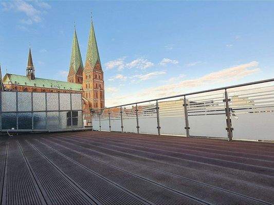 40 m² Dachterasse in der Altstadt (Sonnenuntergang