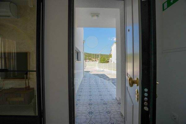 Vollständig möblierte Villa mit Poo