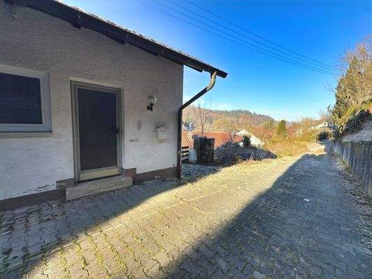 Eingangsbereich/ Auffahrt