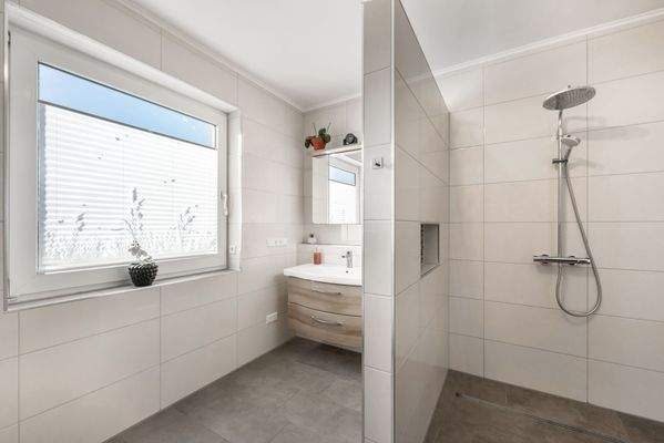 Tageslichtbad Erdgeschoss