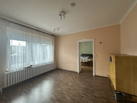 Mit nostalgischem Kachelofen