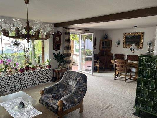 Wohn/ Essbereich mit Zugang zum Balkon