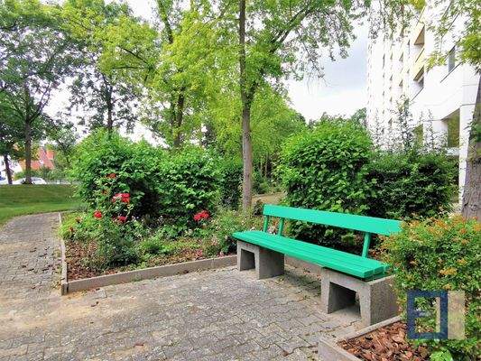 Gepflegte Aussenanlage