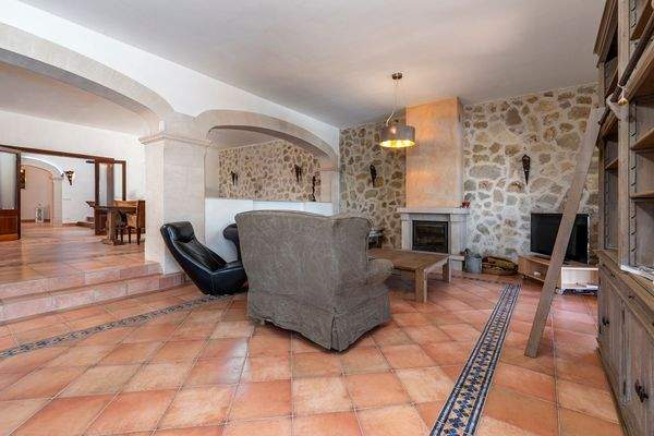 Wohnbereich mit Kamin