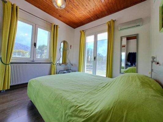 MIT VIDEO: Charmanter, renovierter Bungalow zum Verkauf in Drapanos, Apokoronas