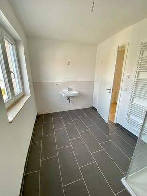 Badezimmer mit Dusche