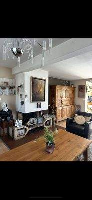 Wohnzimmer mit Kamin