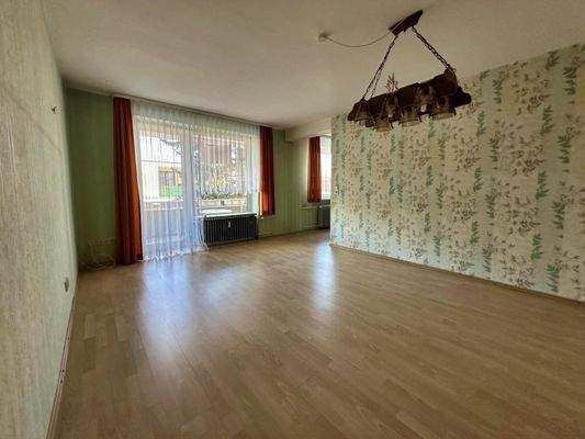 Wohnzimmer mit  Balkon