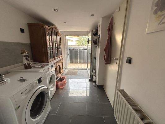 Küche Einliegerwohnung - aktuell: Waschküche