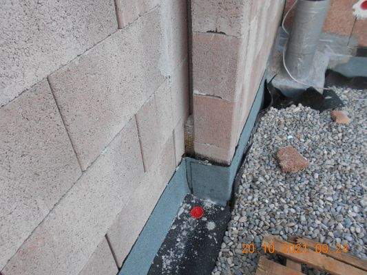 Terrassentrennwand im Rohbau