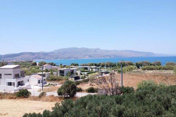 Kreta, Tavronitis: Schönes Grundstück mit Meerblick und hoher Baukapazität zu verkaufen