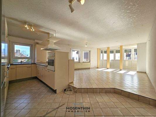 Küche und Wohnzimmer