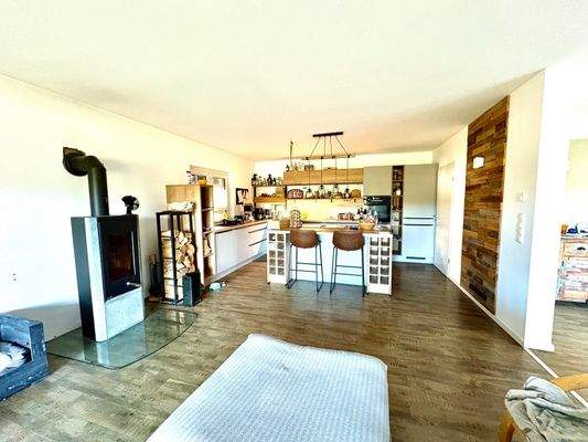 vom Wohnzimmer zur Küche