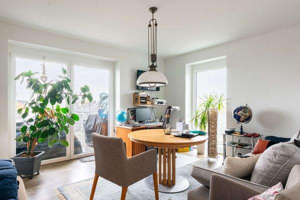 Arbeits-/ Schlafzimmer