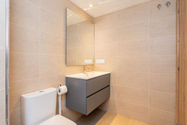 Sunny Golf apartments-Estepona-bathroom_Abril 24