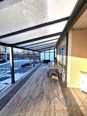 überdachte Terrasse