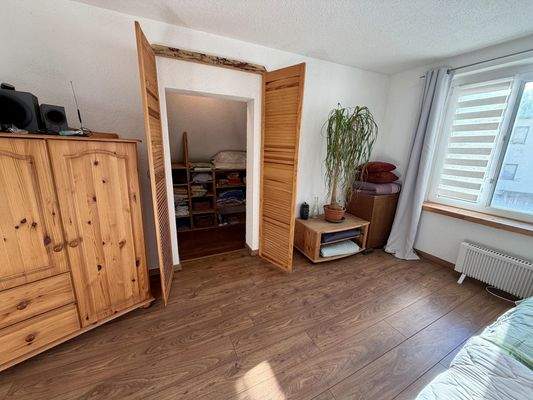 Ankleide in Schlafzimmer 2