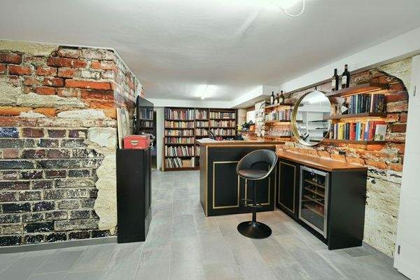 Kellerraum als Hausbar illustriert