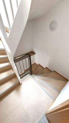 Treppenhaus 1.jpg