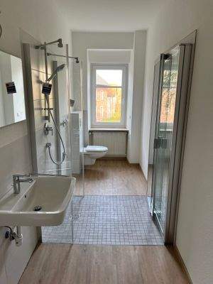 BadWC mit Dusche.jpg