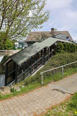 Überdachter Treppenlift