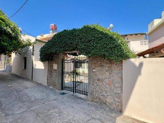 Kreta, Neapoli: Stadthaus mit Garten und Terrasse zu verkaufen