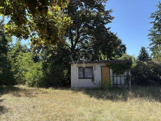 massives Nebengelass