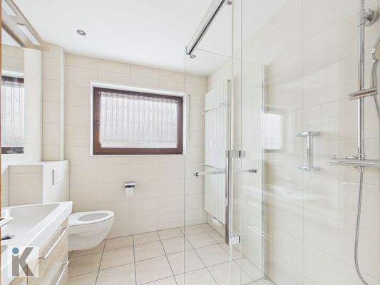 Modernes Tageslichtbad