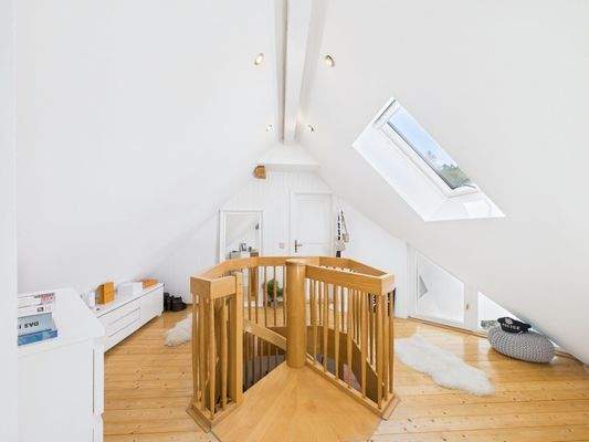 Flur DG Hauptwohnung