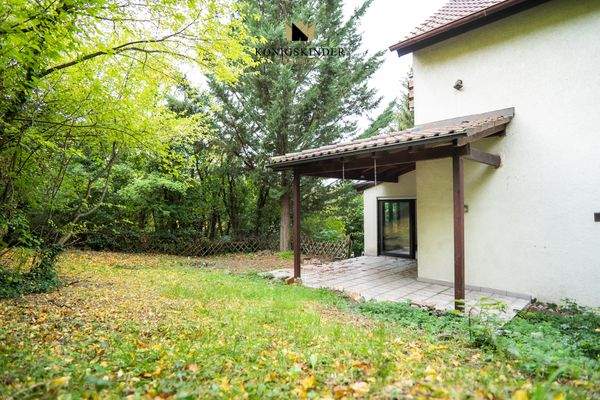 Kapitalanleger aufgepasst ! Großzügig mit Garten, Terrasse und Garagen