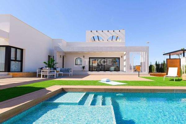 Elegant Detached Villas with Private Pools in Rojales