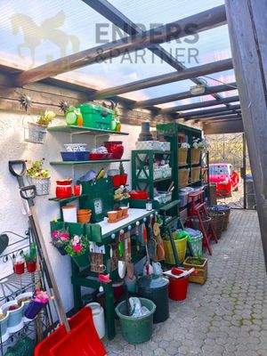 Zwischentrakt mit Lager