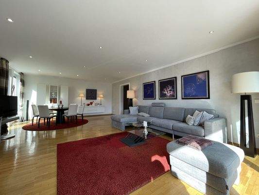 Wohnzimmer mit Essbereich-1