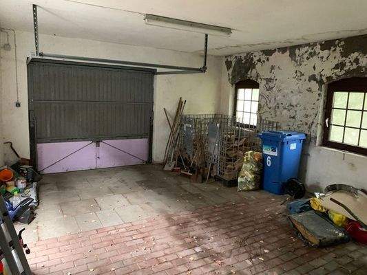 Nebengebäude PKW Stellpl. (2)