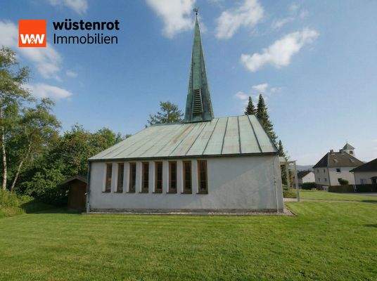 Firfly_GeminiFlash_Bitte mache eine Rasenfläche statt Schotter 750703