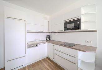 Küche mit modernen Geräten