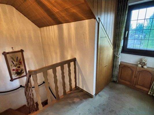 Flur / kleiner Abstellraum / DG