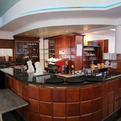 Vollausgestattete Bar