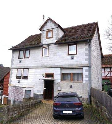 Straßenansicht vom Haus.JPG