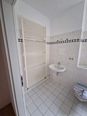 Bad mit Wandheizkörper