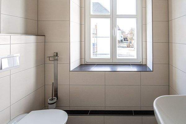 1. OG - Bad mit Dusche Bild 1