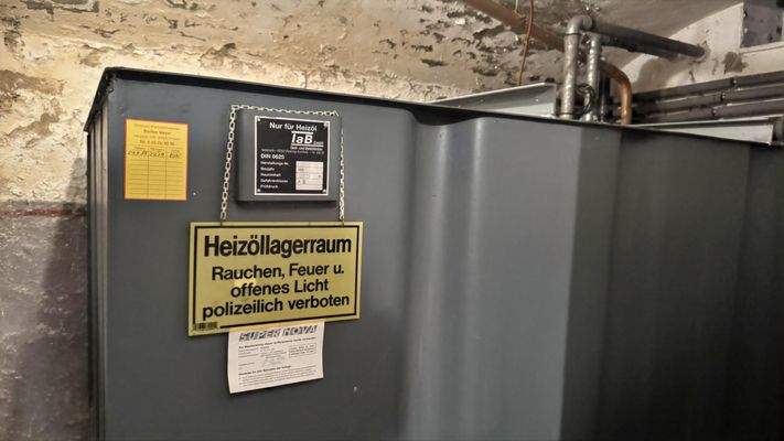Öl-Tanks im Keller