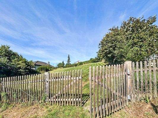 Ansicht auf Grunstück