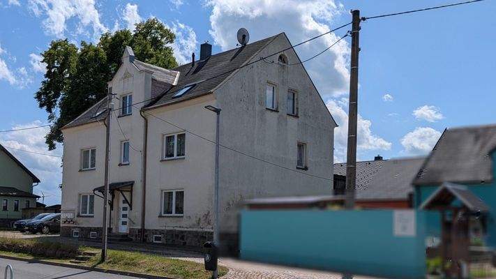 Ostansicht mit Straße