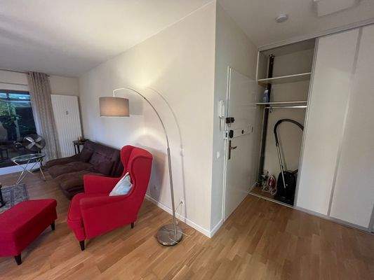 Eingangsbereich mit Einbaugarderobe